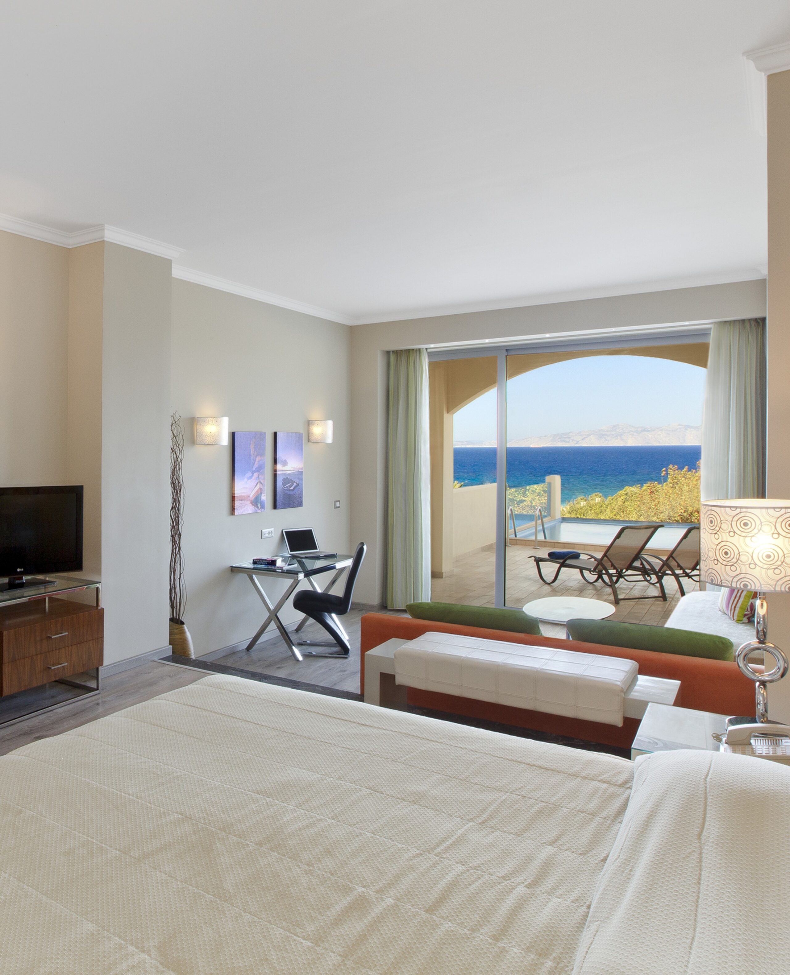 Deluxe Junior Suite Sea View _ Personal Pool_mob