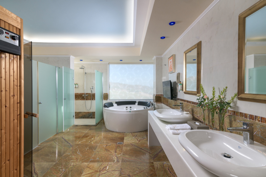 Presidential-Suite_Bathroom-1_Low_Res